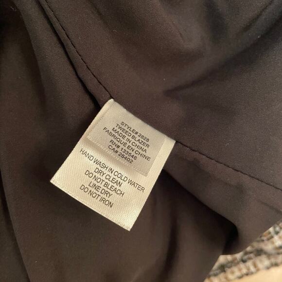 Ecru NWOT Tweed Blazer 10 | Black White Bouclé, Mother of Pearl Buttons, Pockets - Picture 12 of 12